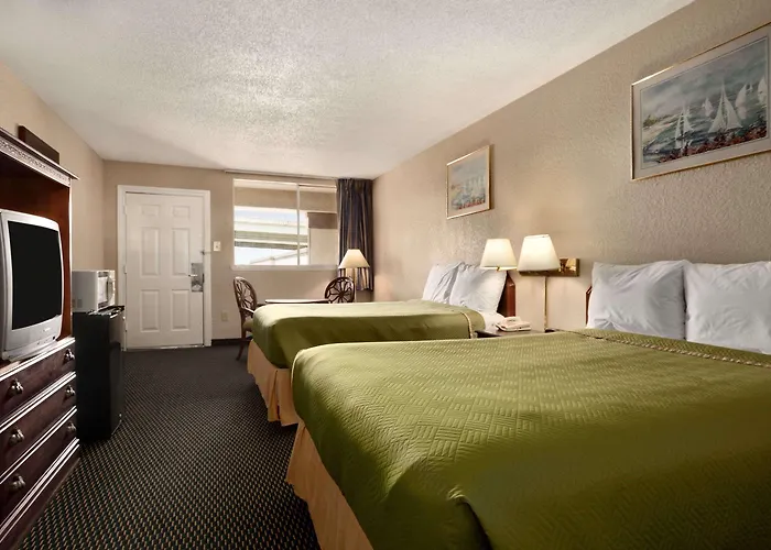 Travelodge By Wyndham New Orleans Harvey Hotel