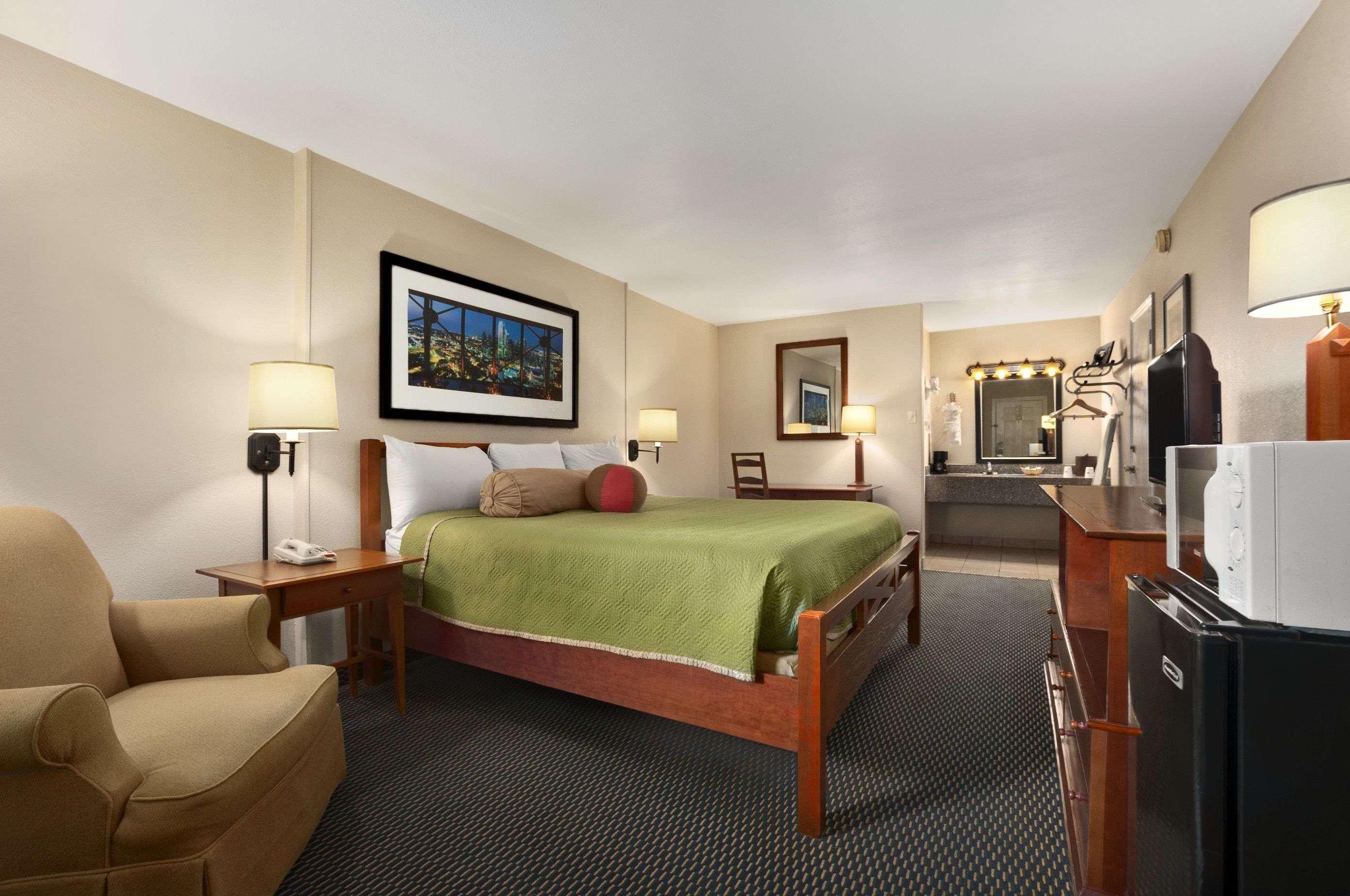 Travelodge By Wyndham New Orleans Hotel