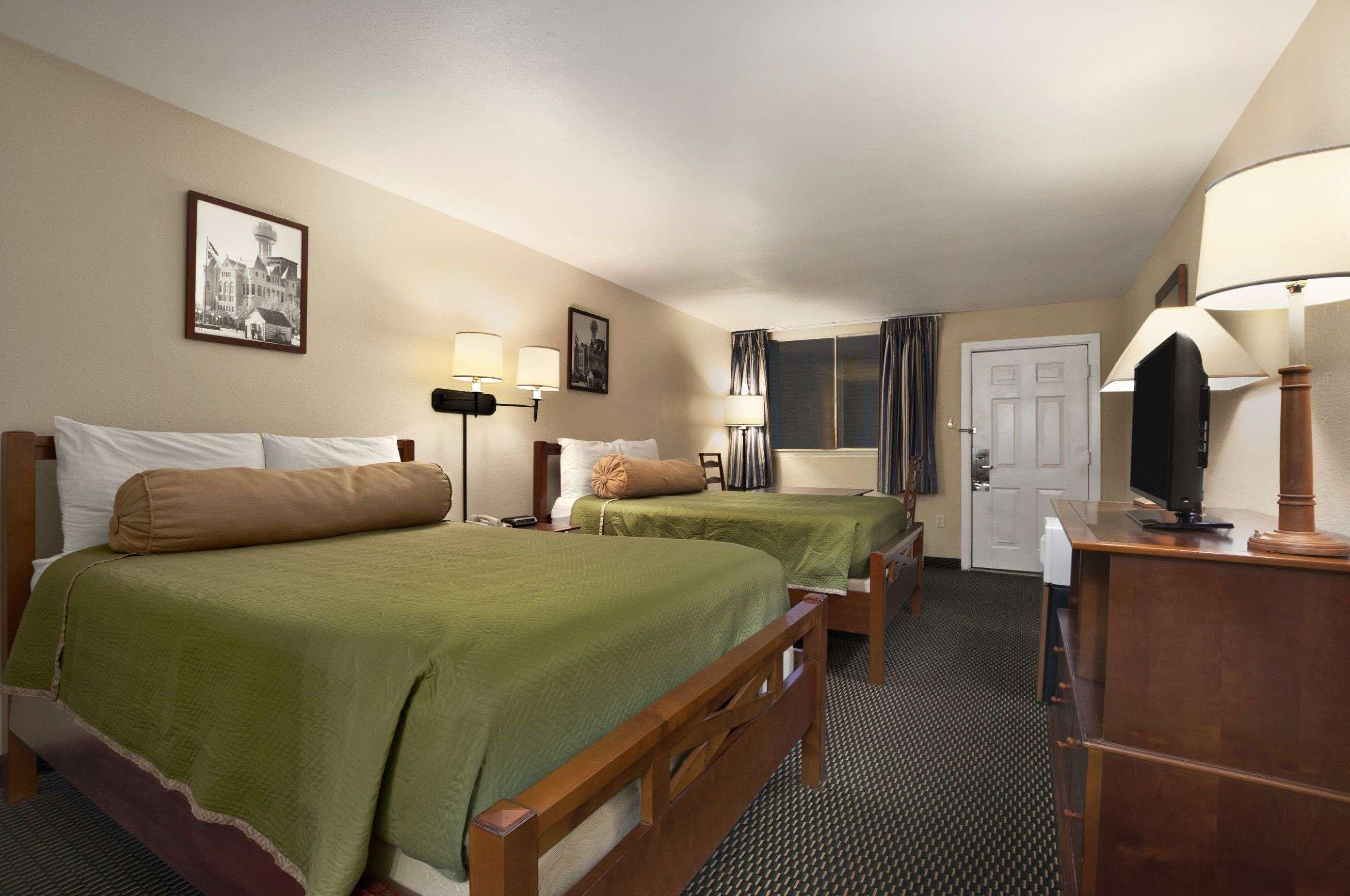 Travelodge By Wyndham New Orleans Hotel