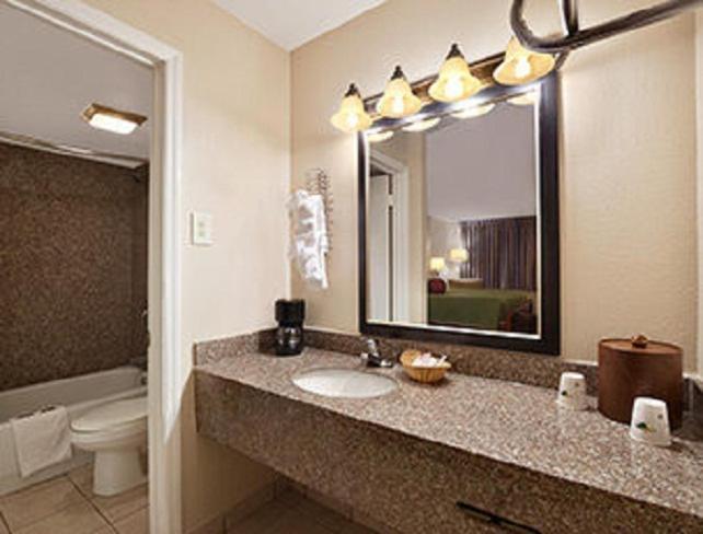 Travelodge By Wyndham New Orleans Harvey
